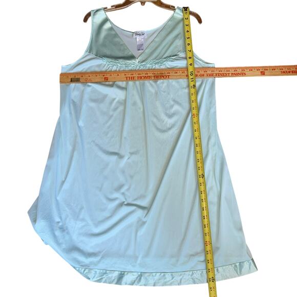 Vanity Fair Nightgown Womens Large Aqua Nylon Sleeveless Floral Appliqué At Bust - Picture 8 of 8